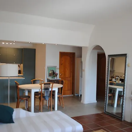 Natura شقة ماكارسكا